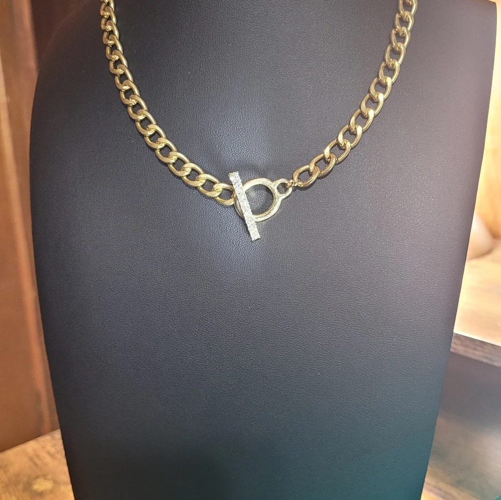 Gold Chunky Chain Link Necklace - Picture 4 of 11